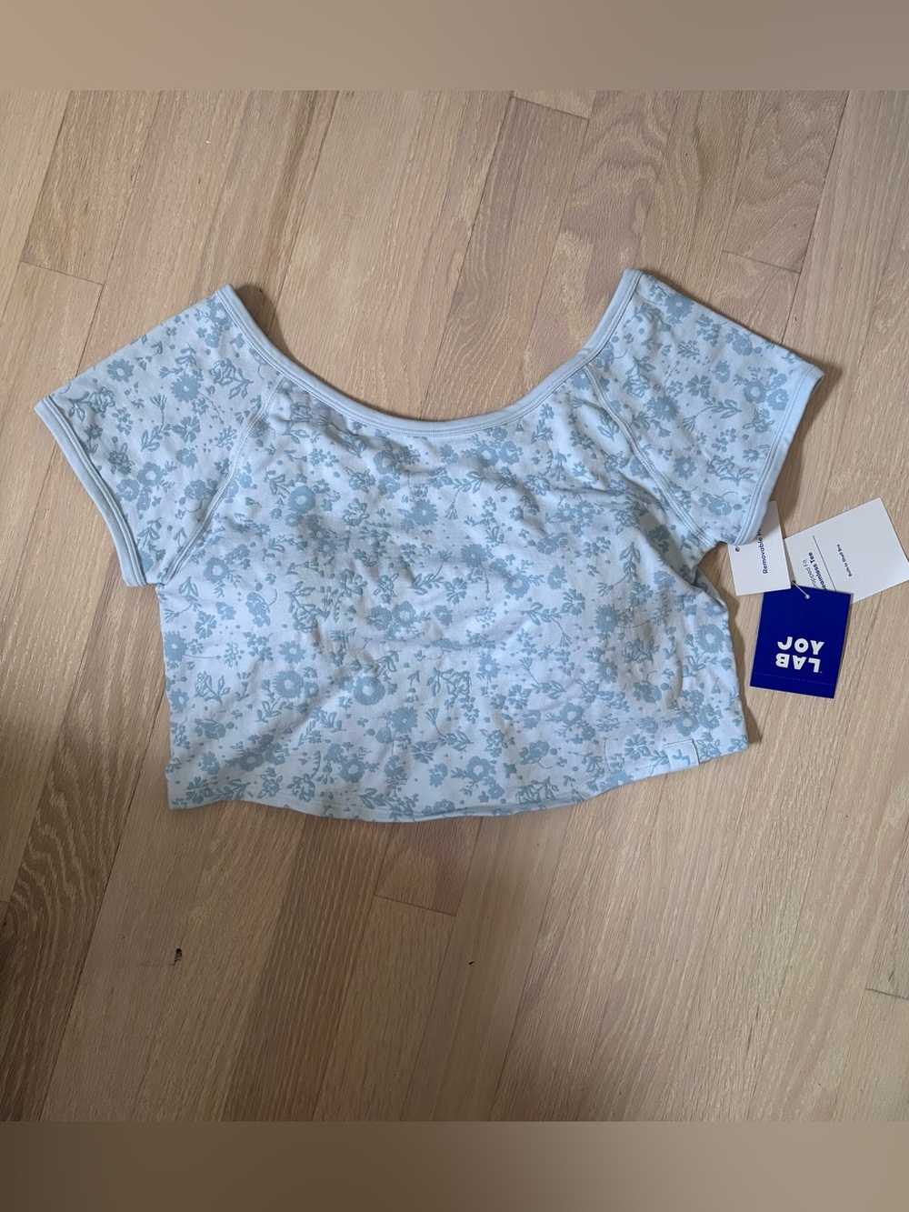 JoyLab Pale Blue Floral Cropped Fit Seamless Tee with Built-In Bra Size Large